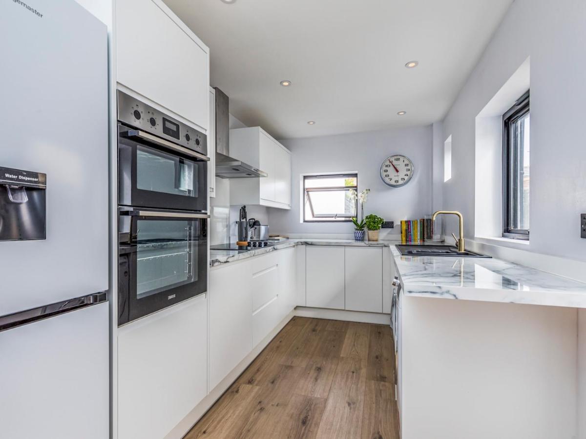 Pass The Keys Delightful 2 Bed House A Stones Throw From *