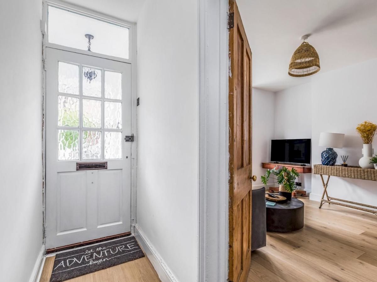 Pass The Keys Delightful 2 Bed House A Stones Throw From * Bognor Regis