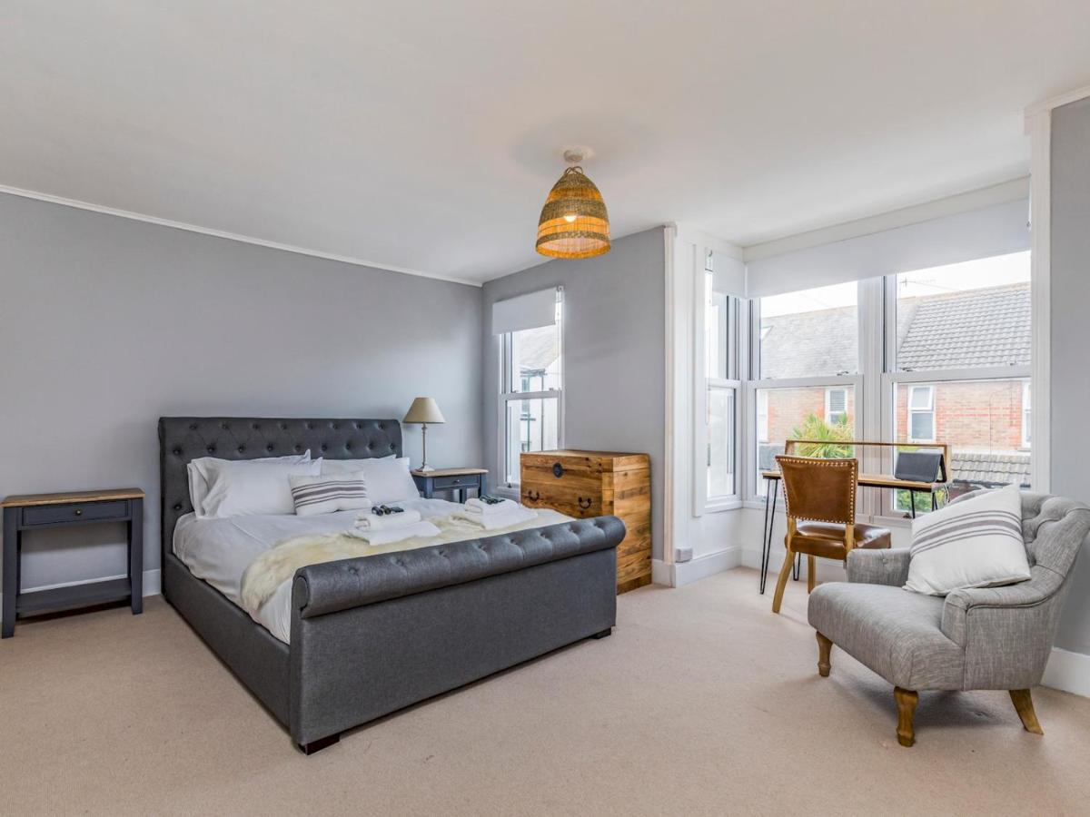 Pass The Keys Delightful 2 Bed House A Stones Throw From * Bognor Regis