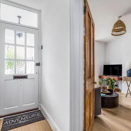 Pass The Keys Delightful 2 Bed House A Stones Throw From Beach Bognor Regis Extérieur photo