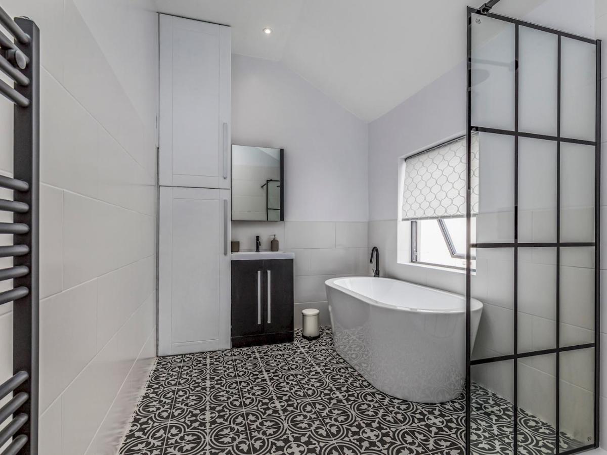 Pass The Keys Delightful 2 Bed House A Stones Throw From Hébergement de vacances *